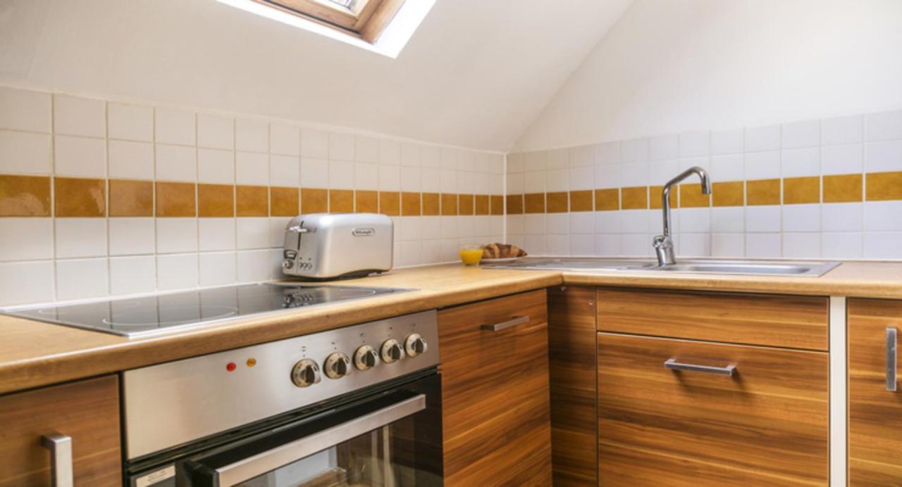 Spacious Duplex In Brussels Historical Center Buitenkant foto